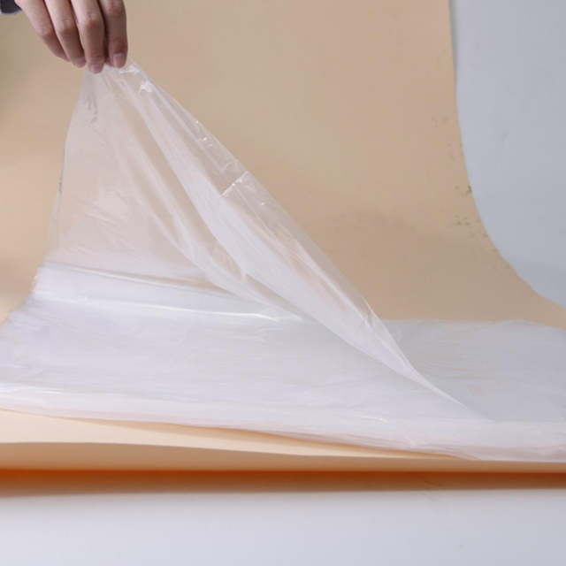 塑料薄膜生产过程中产生的静电如何处理？