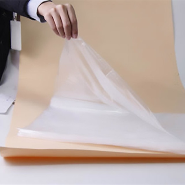 为什么塑料在加工或使用过程中易带静电？