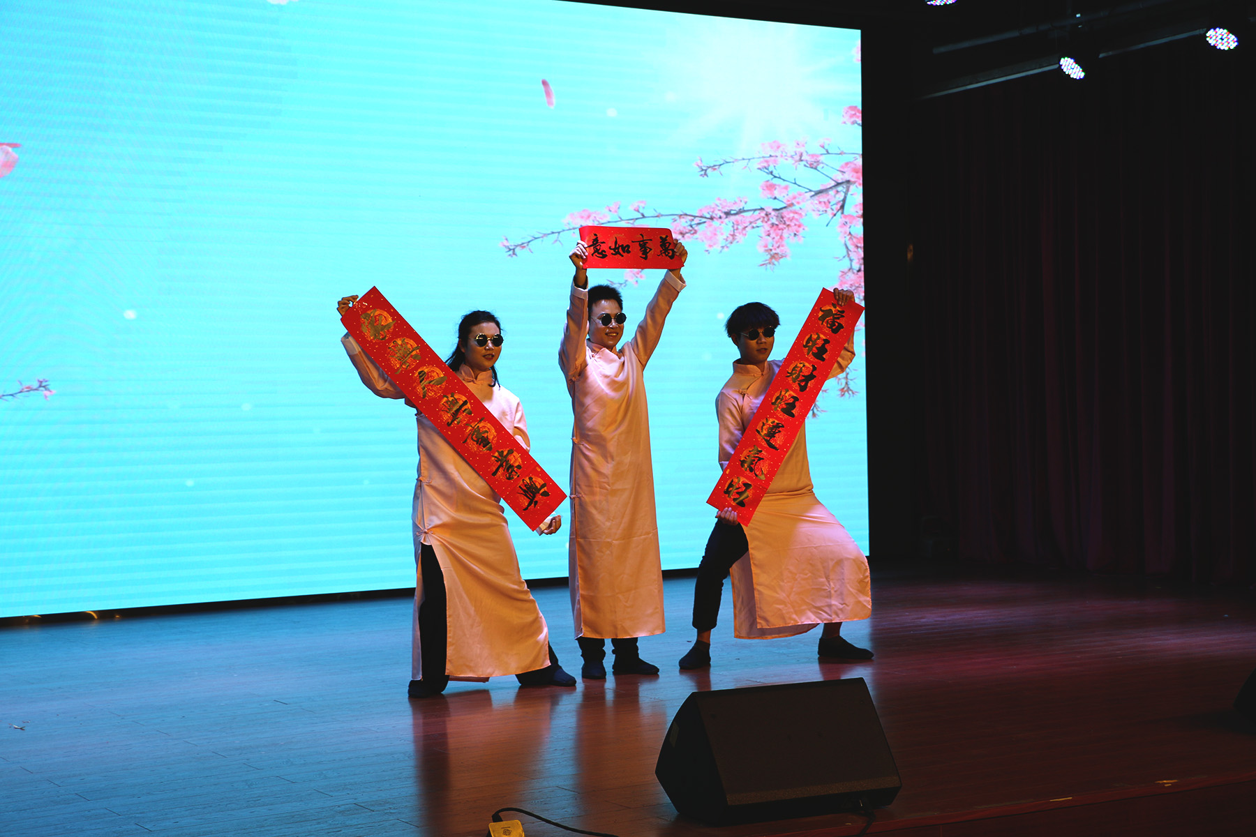 2021年金尊国际化学迎新联欢晚会-《桃花朵朵开》