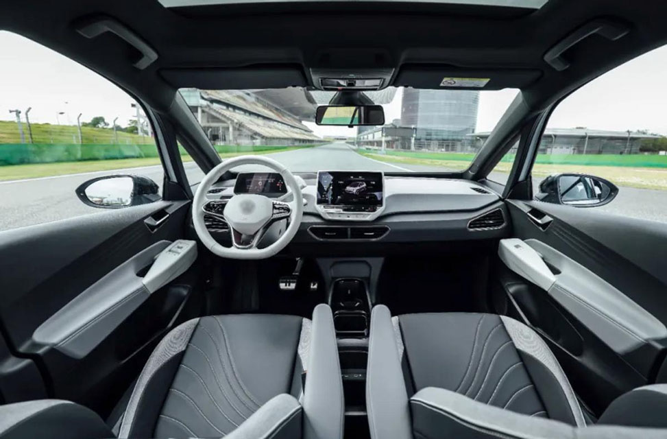 492-中控台、立柱选材：改性PP替代ABS